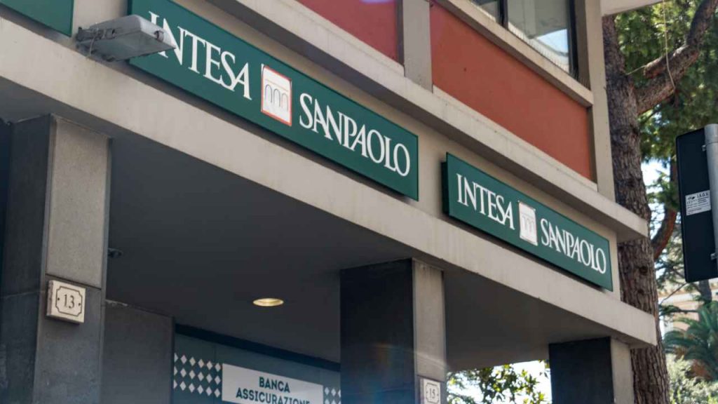 Banca Intesa San Paolo (depositphotos) - ilcorrierino.it