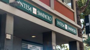 Banca Intesa San Paolo (depositphotos) - ilcorrierino.com