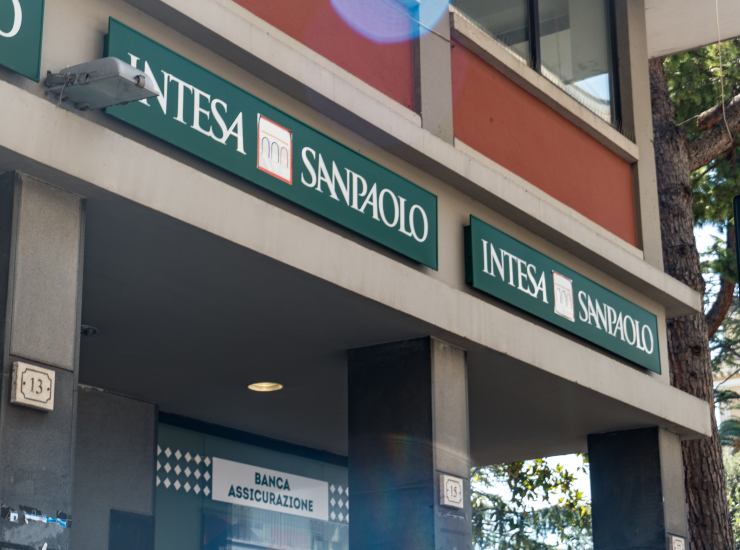 Sucursales Intesa San Paolo (depositphotos) - ilcorrierino.com