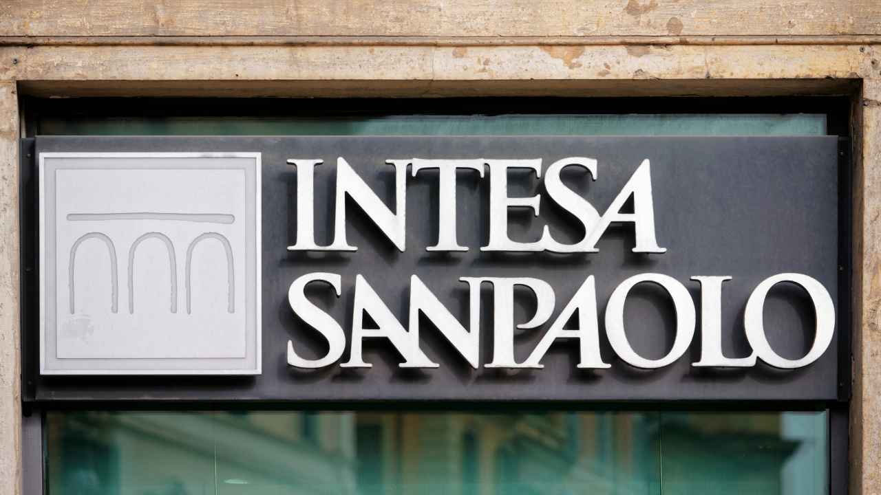 Intesa San Paolo, ett blodbad för kontoinnehavare: ”Brancher och bankomater…
