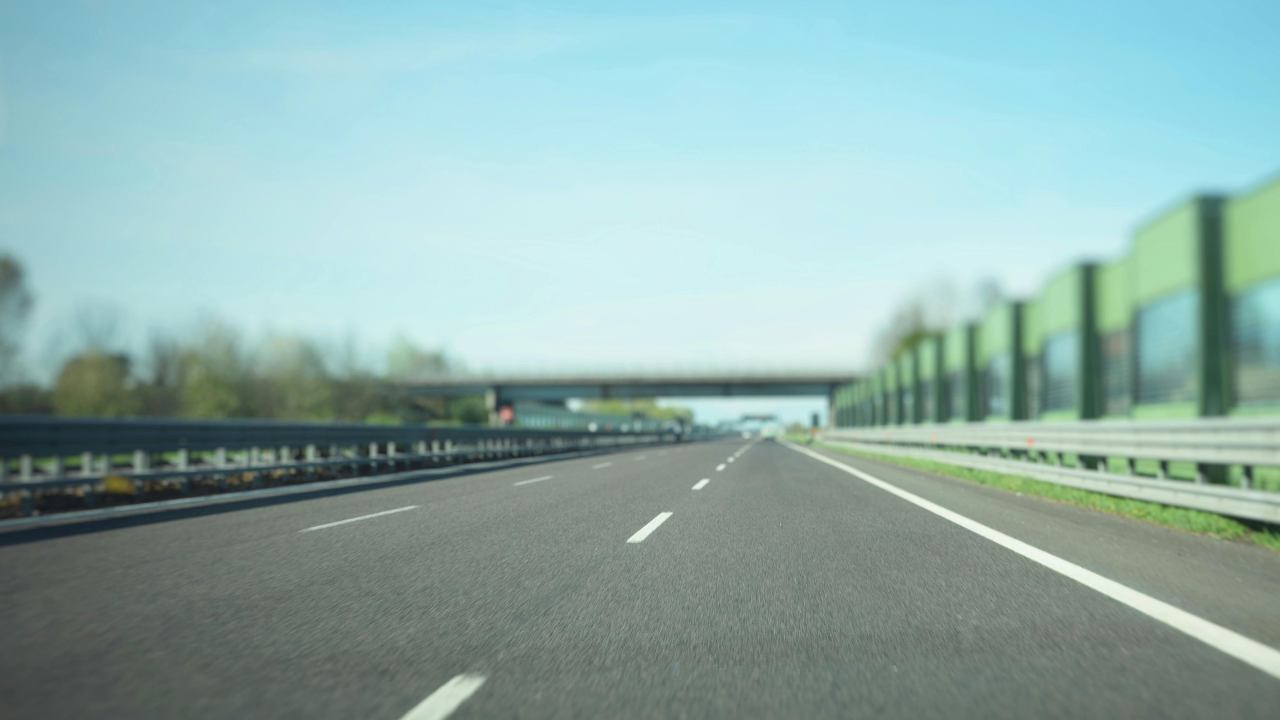 Limiti Autostrada (pexels.com) - ilcorrierino.com
