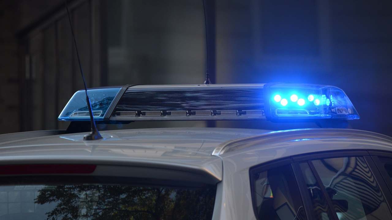 polizia e posto di blocco