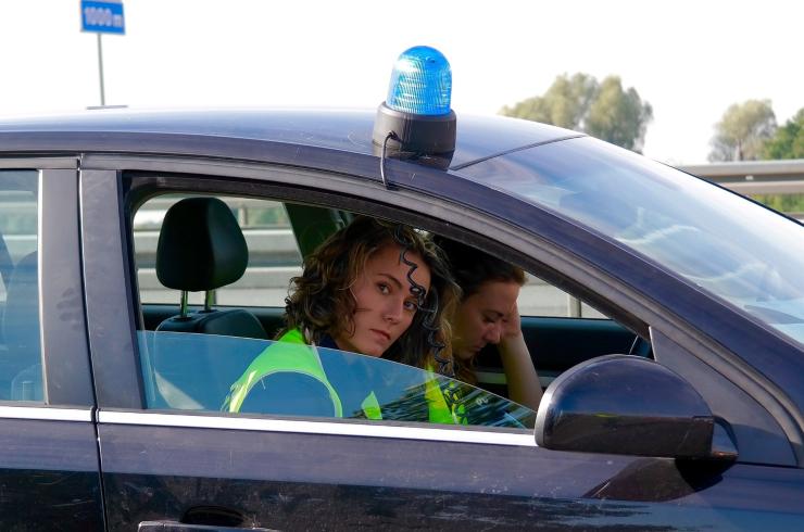 polizia e posto di blocco