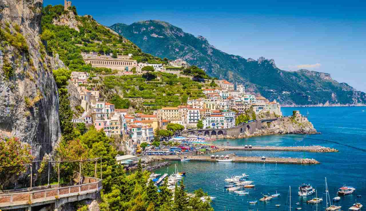 Piccolo borgo della Costiera amalfitana