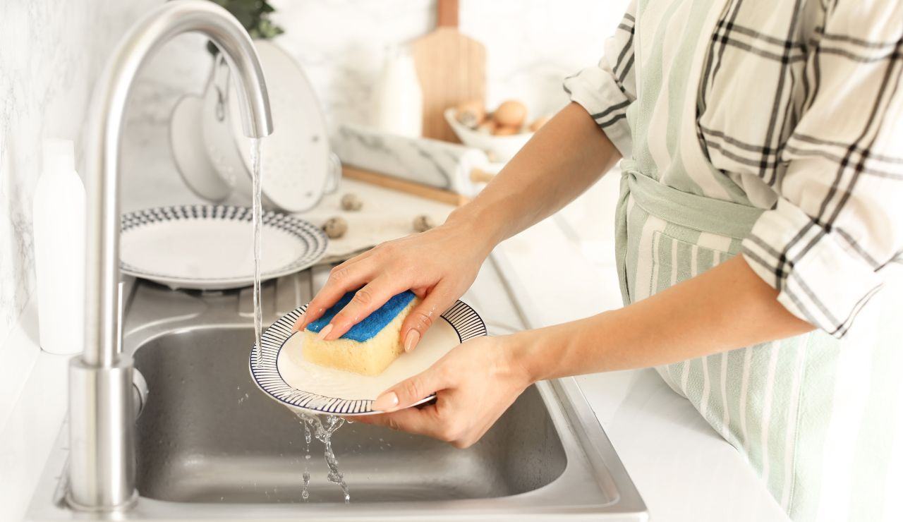 Che acqua utilizzare per lavare i piatti