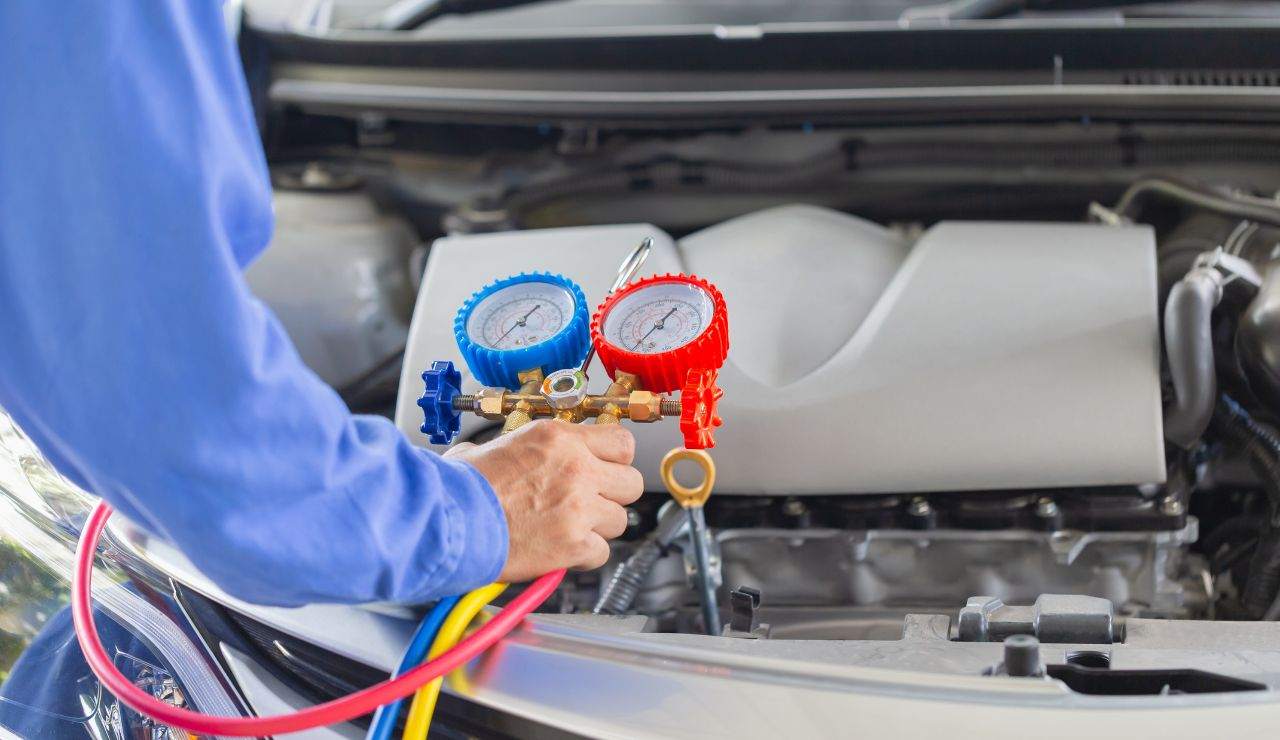 Ricaricare aria condizionata auto