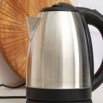 Bollitore Elettrico: quanto consuma e quanto conviene rispetto al classico pentolino